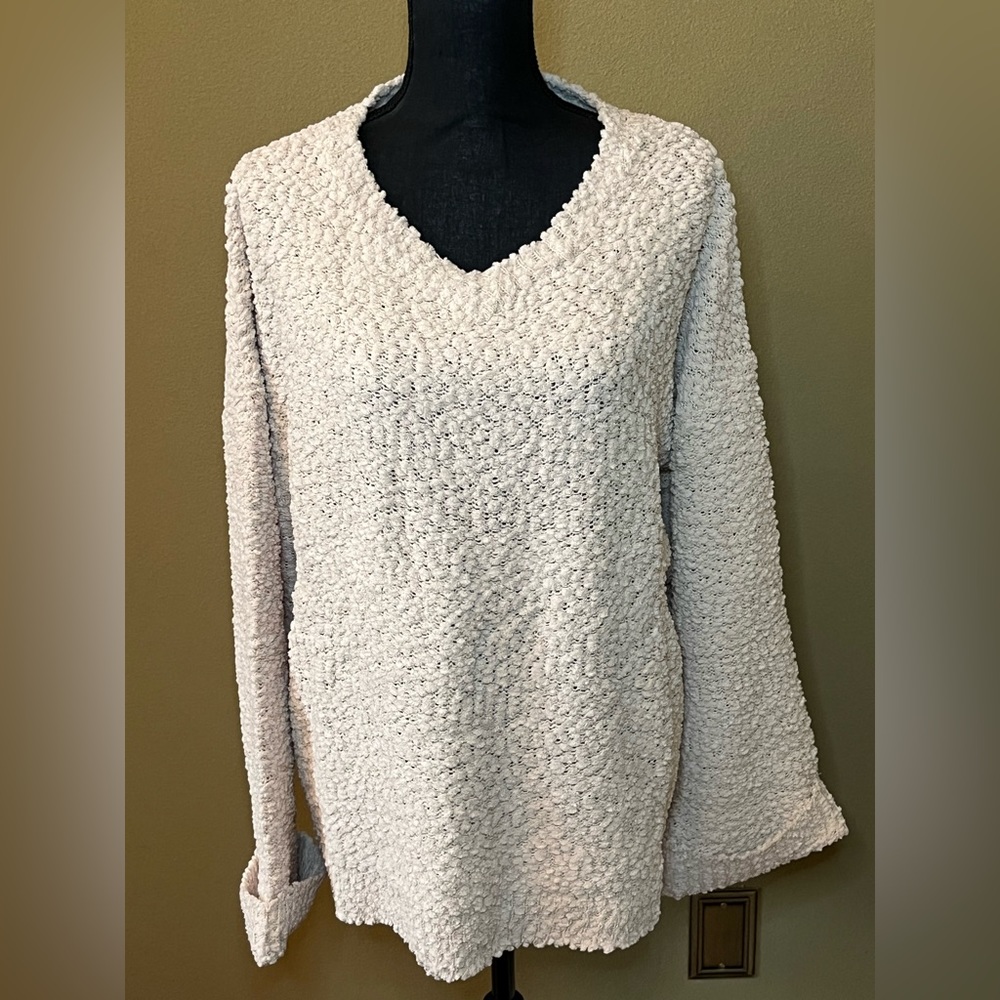 Macaron Taupe colored sweater. Size M. NWT